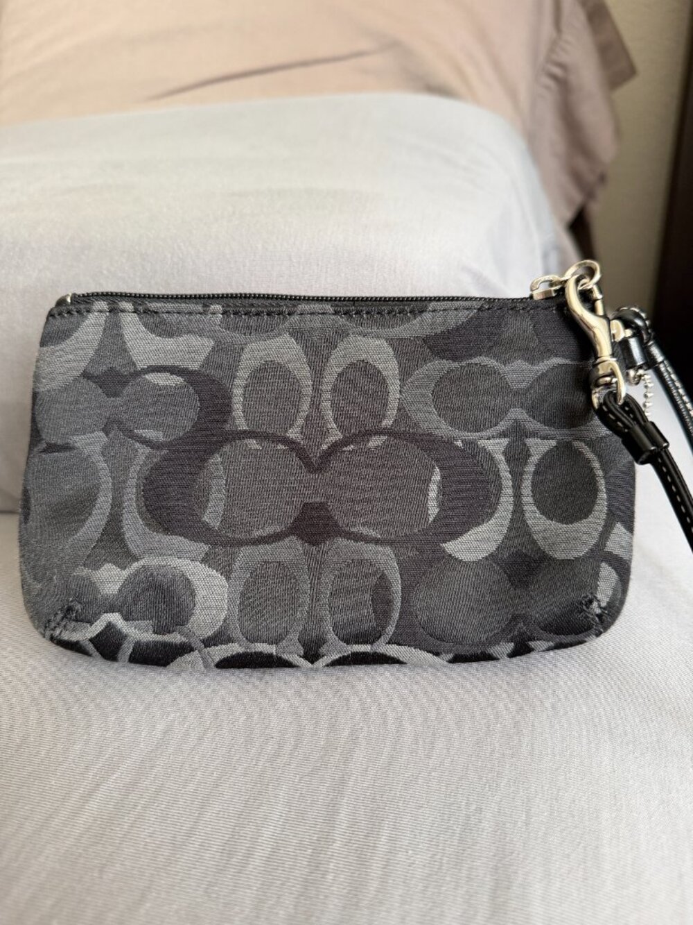 Coach Legacy Wristlet Y2K - Picture 2 of 6